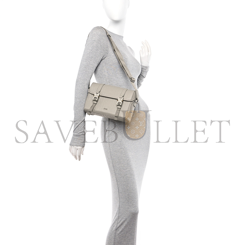 D*or grained calfskin D*or gravity hit the road messenger bag beige (24*18*8cm)